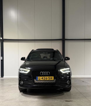 Audi Q3 2.0 TFSI quattro S-line Pano Trekhaak Black edition