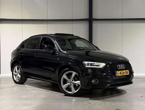 Audi Q3 2.0 TFSI quattro S-line Pano Trekhaak Black edition