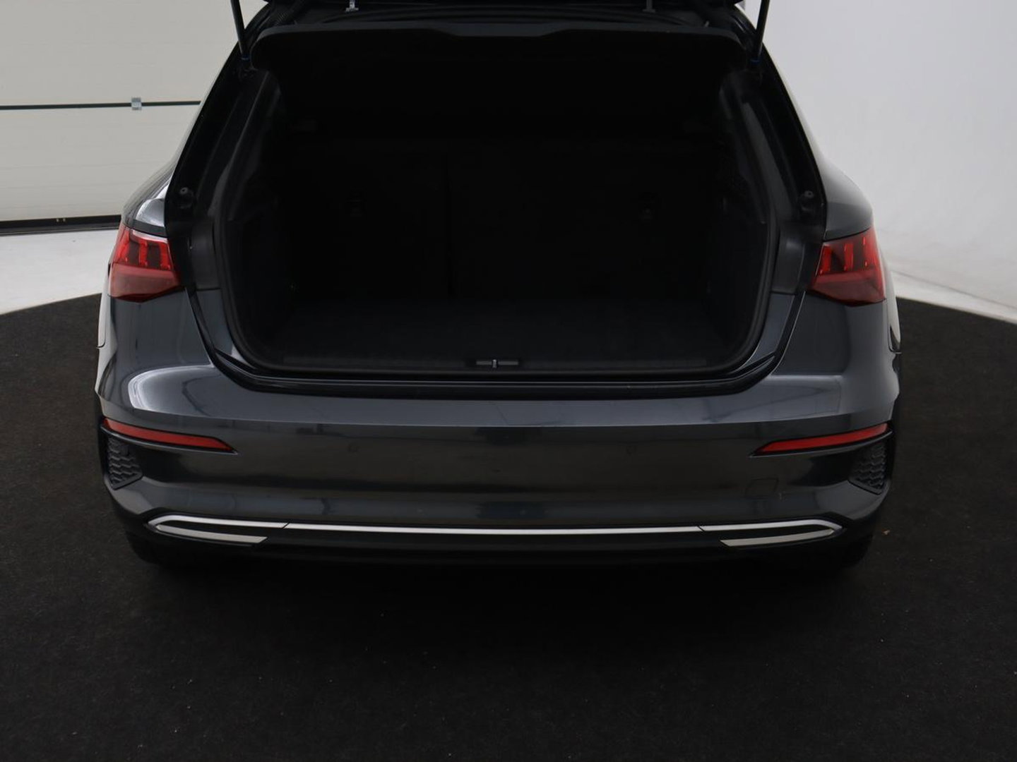 Audi A3 35 TFSI Business edition | Sportstoelen | Carplay | Virtual Cockpit | Park Assist | 18'' | Navigatie | Full LED | Climate control | Bluetooth | Cruise control