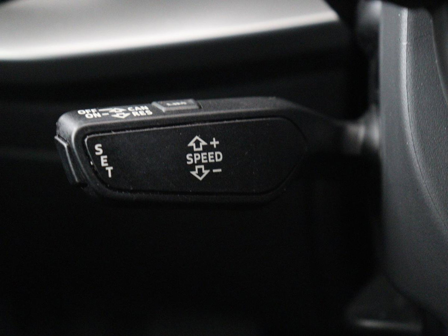 Audi A3 35 TFSI Business edition | Sportstoelen | Carplay | Virtual Cockpit | Park Assist | 18'' | Navigatie | Full LED | Climate control | Bluetooth | Cruise control