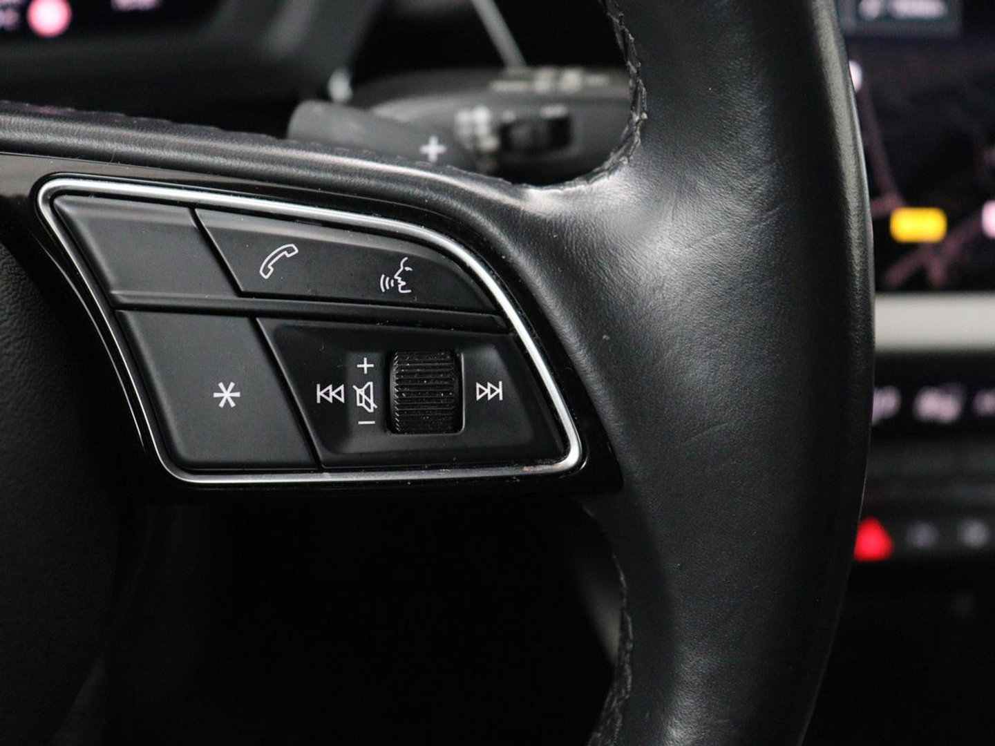 Audi A3 30 TFSI Advanced edition | Sportstoelen | Carplay | Virtual Cockpit | Park Assist | Full LED | Navigatie | Climate control | Bluetooth | 17'' | Cruise control