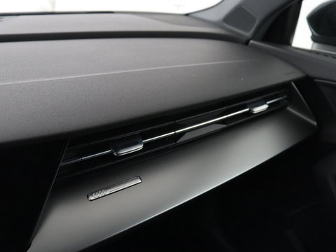 Audi A3 30 TFSI Advanced edition | Sportstoelen | Carplay | Virtual Cockpit | Park Assist | Full LED | Navigatie | Climate control | Bluetooth | 17'' | Cruise control