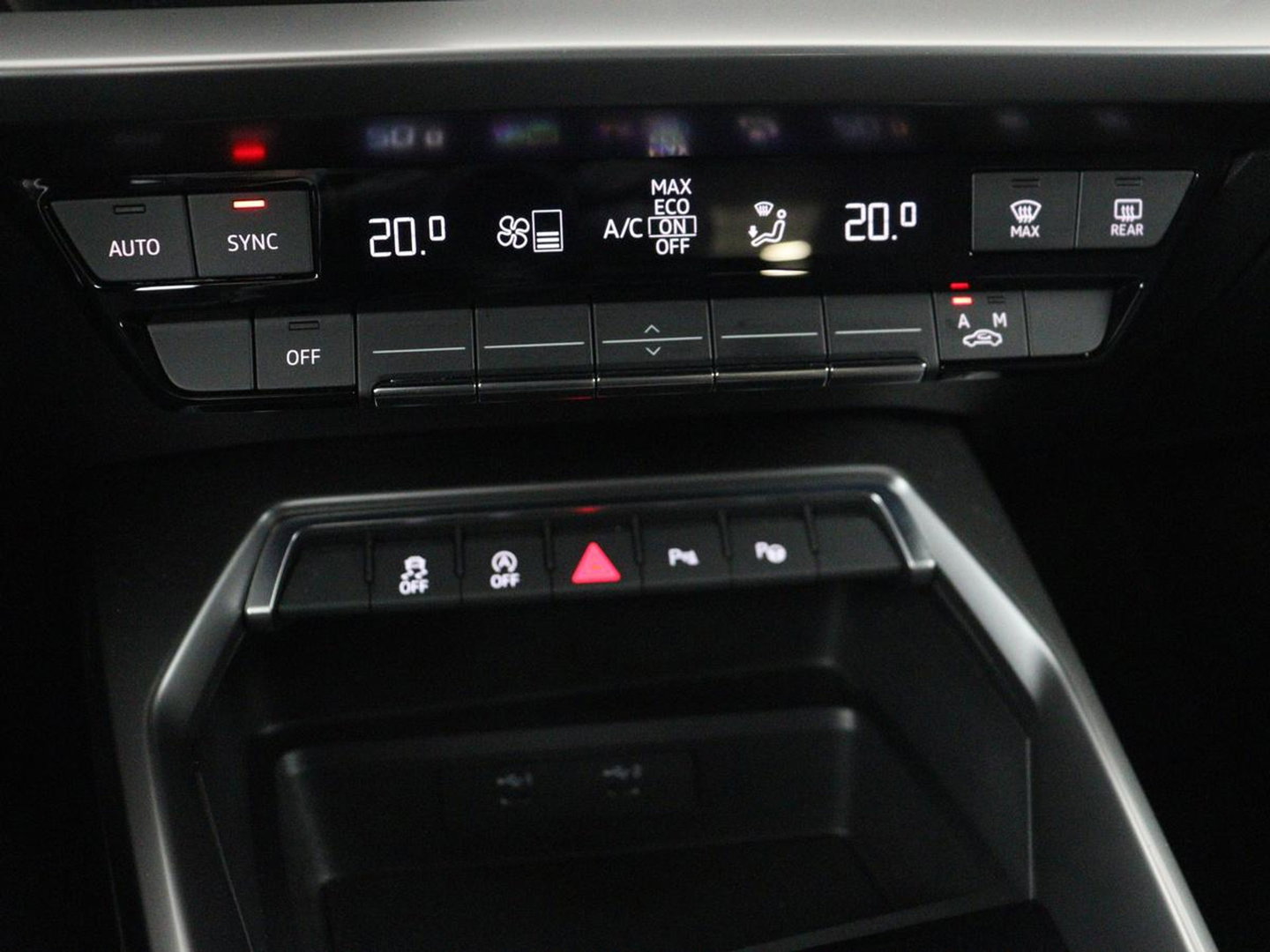 Audi A3 30 TFSI Advanced edition | Sportstoelen | Carplay | Virtual Cockpit | Park Assist | Full LED | Navigatie | Climate control | Bluetooth | 17'' | Cruise control