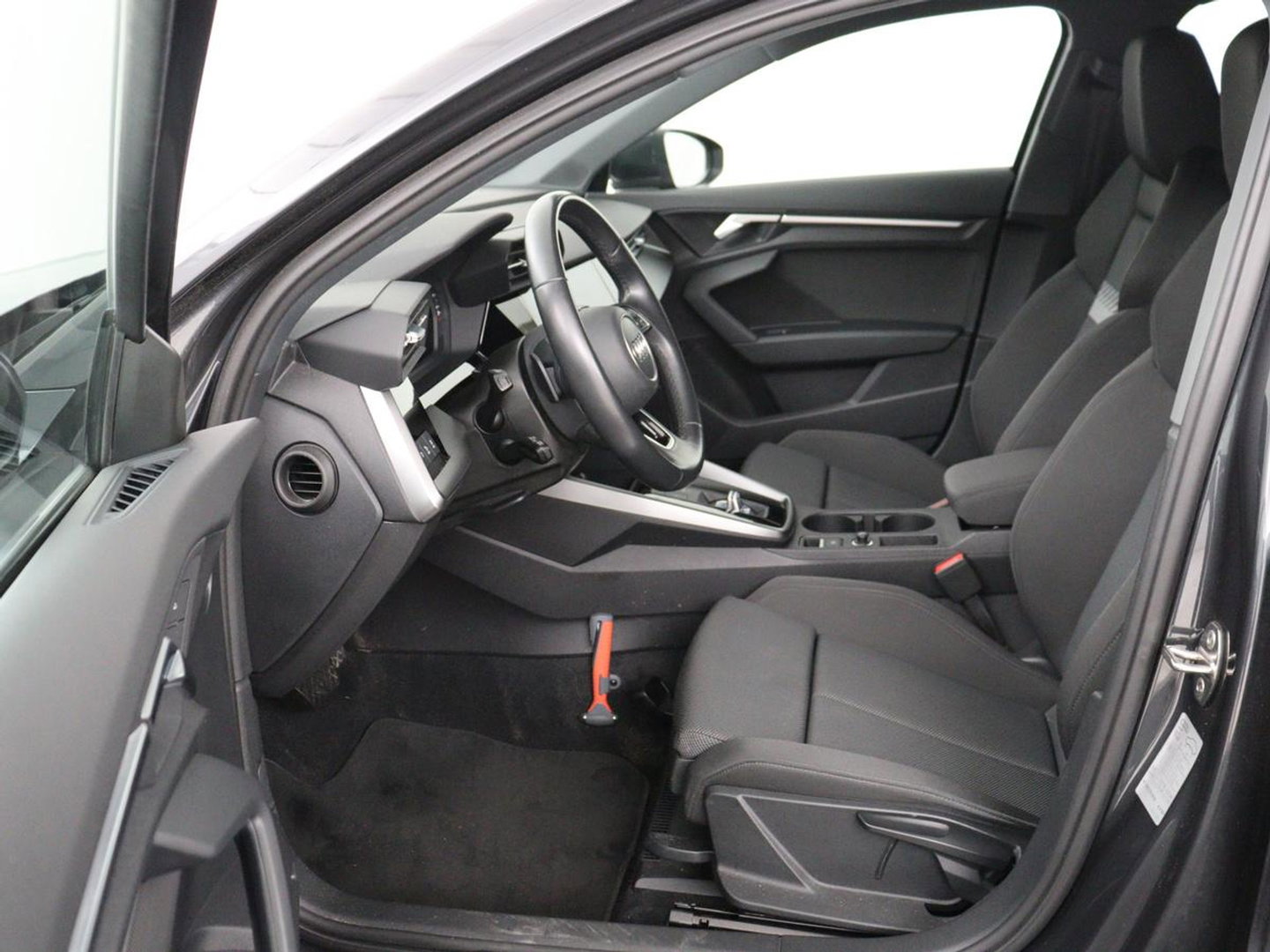 Audi A3 30 TFSI Advanced edition | Sportstoelen | Carplay | Virtual Cockpit | Park Assist | Full LED | Navigatie | Climate control | Bluetooth | 17'' | Cruise control