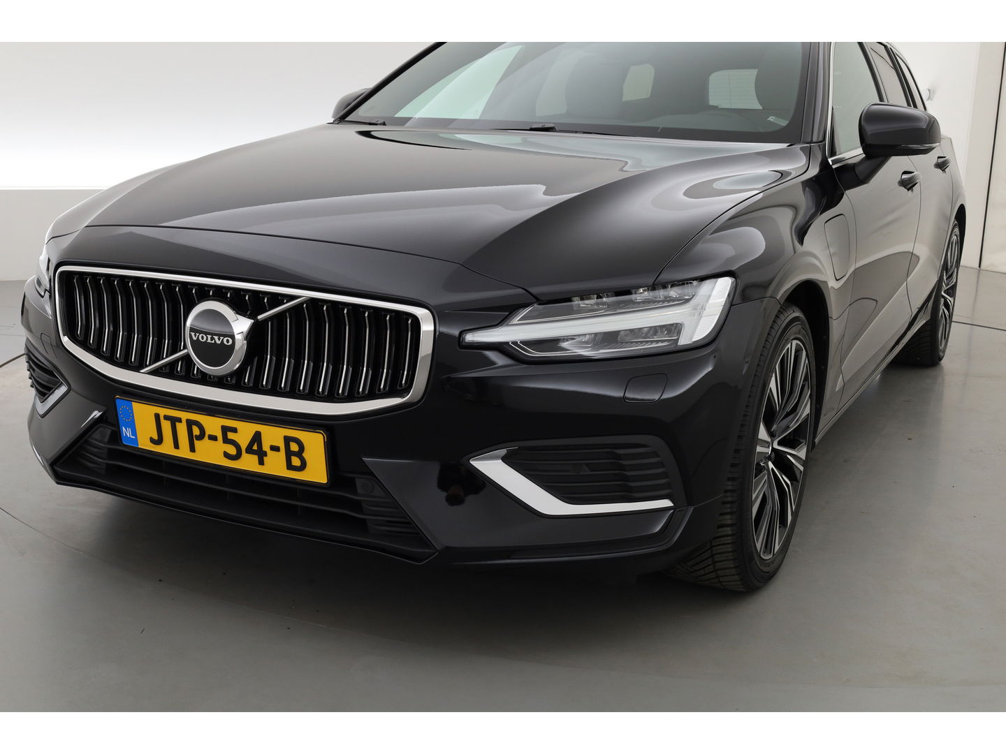 Volvo V60 T6 Plug-in hybrid Plus Bright | long range | Pilot Assist | Bliss | Google info. | CarPlay | Stoel- Stuurverw.