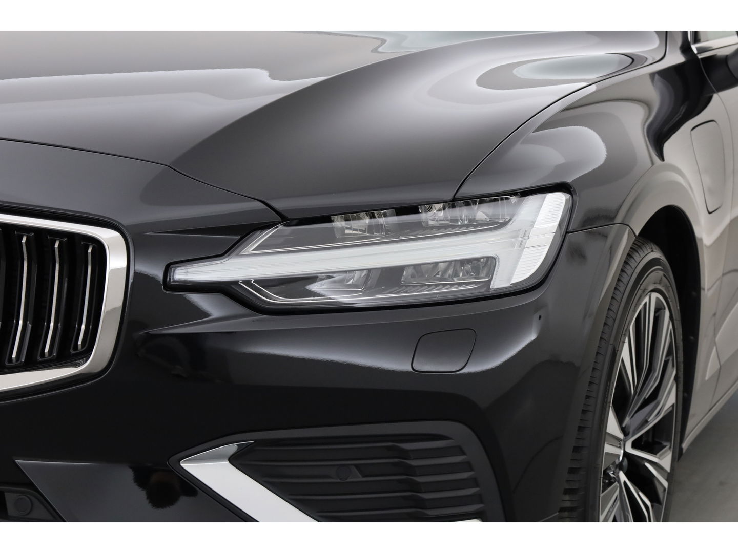 Volvo V60 T6 Plug-in hybrid Plus Bright | long range | Pilot Assist | Bliss | Google info. | CarPlay | Stoel- Stuurverw.