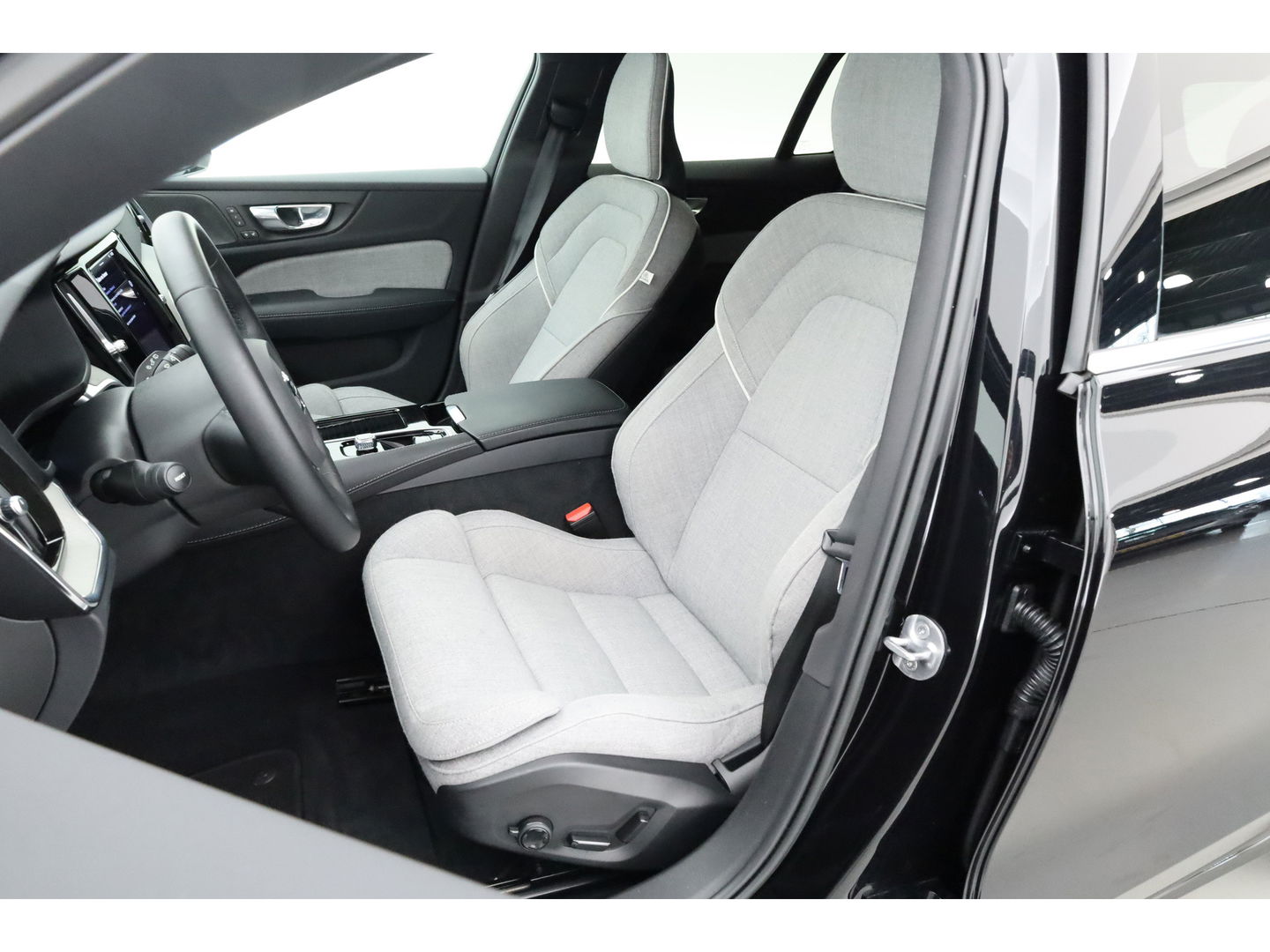 Volvo V60 T6 Plug-in hybrid Plus Bright | long range | Pilot Assist | Bliss | Google info. | CarPlay | Stoel- Stuurverw.