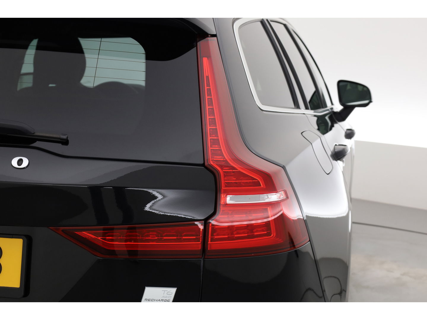 Volvo V60 T6 Plug-in hybrid Plus Bright | long range | Pilot Assist | Bliss | Google info. | CarPlay | Stoel- Stuurverw.