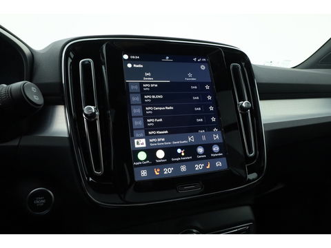 Volvo XC40 2.0 B3 Ultra Black Edition | Pano | Harman Kardon | 360cam | Memory | Stoel-Stuurverw. | Adapt. Cruise | Keyless