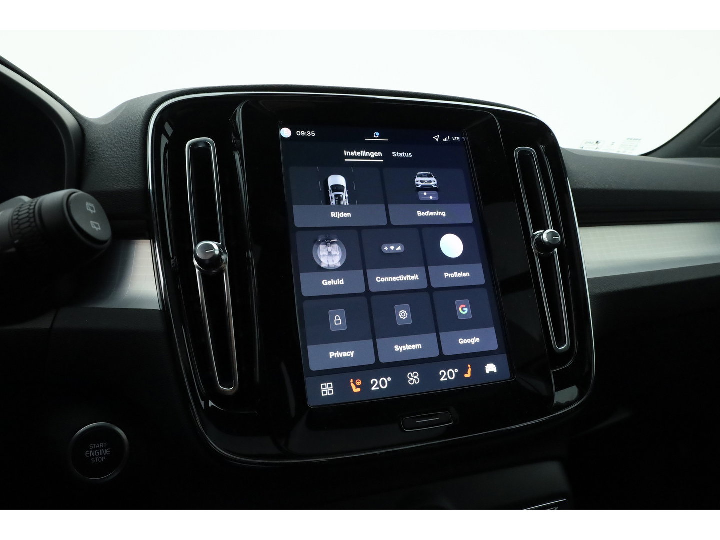 Volvo XC40 2.0 B3 Ultra Black Edition | Pano | Harman Kardon | 360cam | Memory | Stoel-Stuurverw. | Adapt. Cruise | Keyless