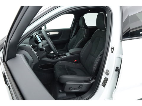 Volvo XC40 2.0 B3 Ultra Black Edition | Pano | Harman Kardon | 360cam | Memory | Stoel-Stuurverw. | Adapt. Cruise | Keyless