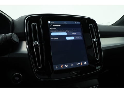 Volvo XC40 2.0 B3 Ultra Black Edition | Pano | Harman Kardon | 360cam | Memory | Stoel-Stuurverw. | Adapt. Cruise | Keyless