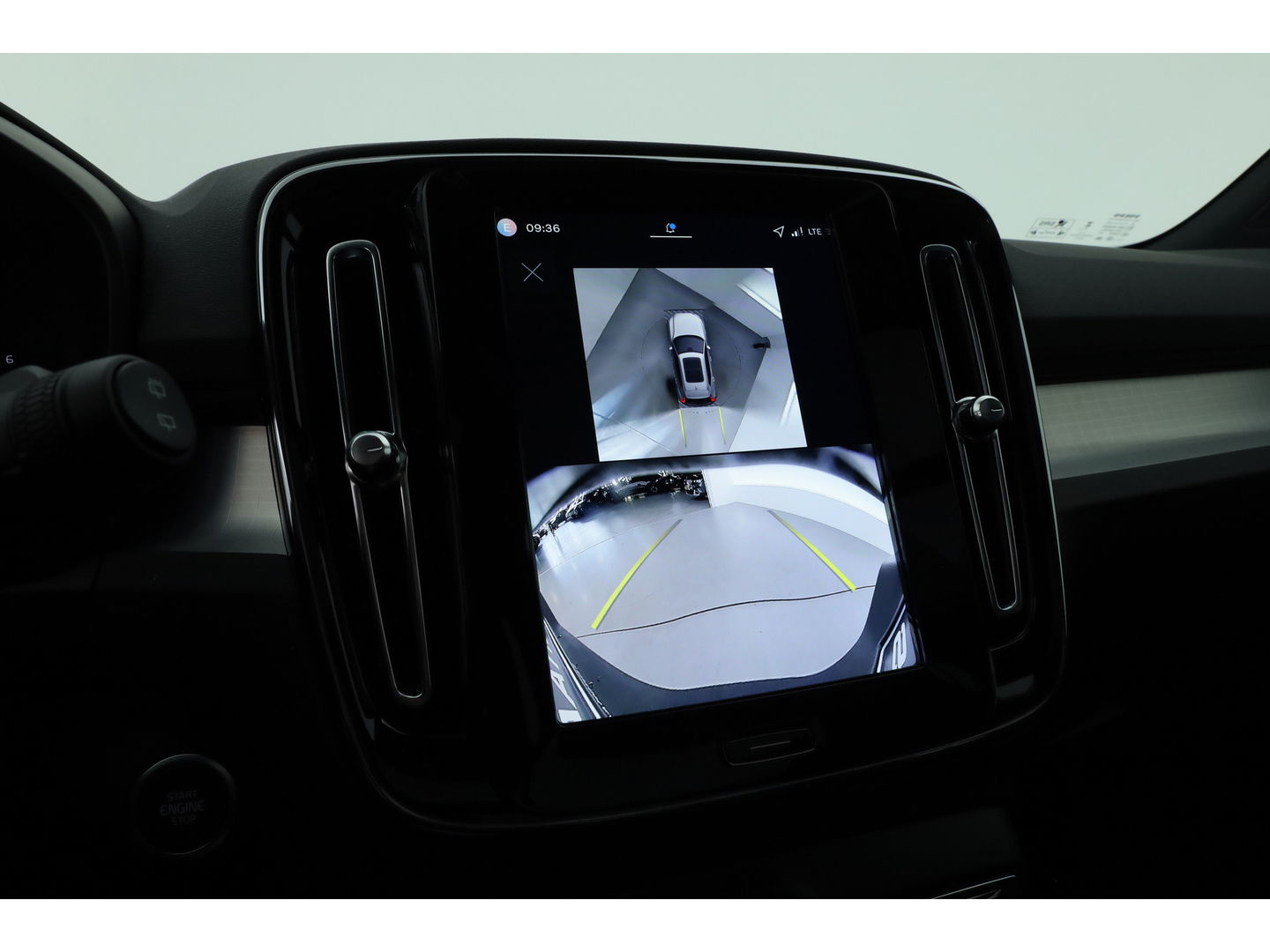 Volvo XC40 2.0 B3 Ultra Black Edition | Pano | Harman Kardon | 360cam | Memory | Stoel-Stuurverw. | Adapt. Cruise | Keyless