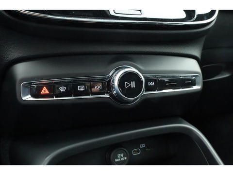 Volvo XC40 2.0 B3 Ultra Black Edition | Pano | Harman Kardon | 360cam | Memory | Stoel-Stuurverw. | Adapt. Cruise | Keyless