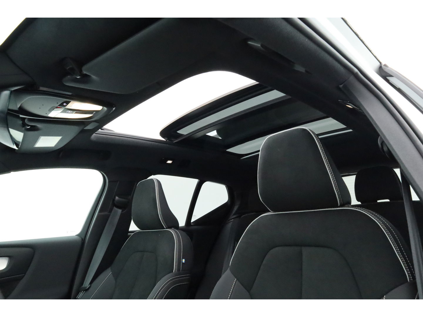 Volvo XC40 2.0 B3 Ultra Black Edition | Pano | Harman Kardon | 360cam | Memory | Stoel-Stuurverw. | Adapt. Cruise | Keyless