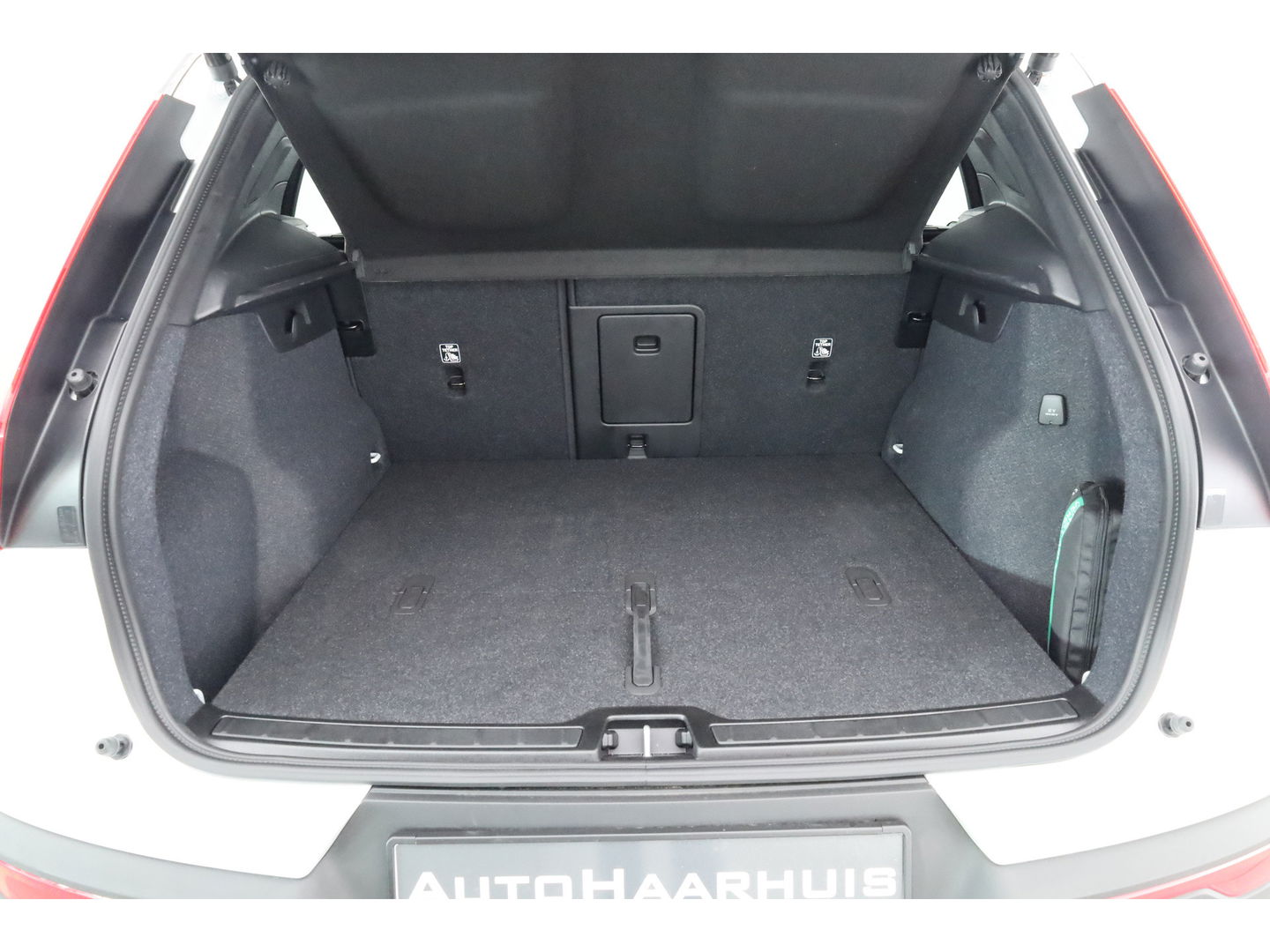 Volvo XC40 2.0 B3 Ultra Black Edition | Pano | Harman Kardon | 360cam | Memory | Stoel-Stuurverw. | Adapt. Cruise | Keyless