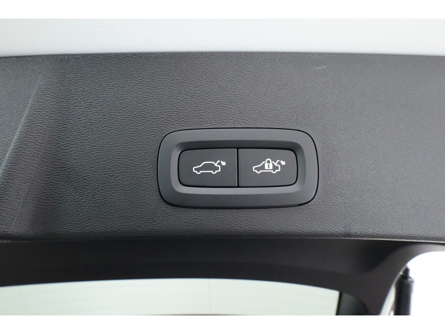 Volvo XC40 2.0 B3 Ultra Black Edition | Pano | Harman Kardon | 360cam | Memory | Stoel-Stuurverw. | Adapt. Cruise | Keyless