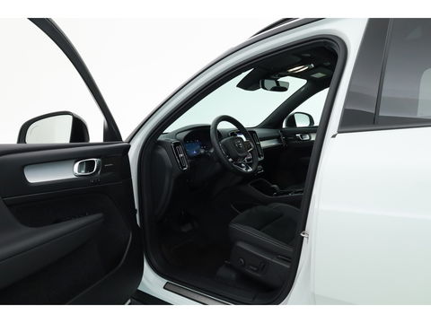 Volvo XC40 2.0 B3 Ultra Black Edition | Pano | Harman Kardon | 360cam | Memory | Stoel-Stuurverw. | Adapt. Cruise | Keyless