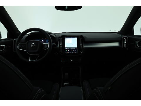 Volvo XC40 2.0 B3 Ultra Black Edition | Pano | Harman Kardon | 360cam | Memory | Stoel-Stuurverw. | Adapt. Cruise | Keyless