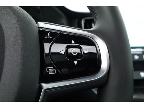 Volvo XC60 T8 Plug-in hybrid Ultra Black Edition | Luchtvering | Pano | HUD | Memory seats | Elek. Trekhaak | 22'' | 360cam | H&K Audio | 4x Stoelverw. |