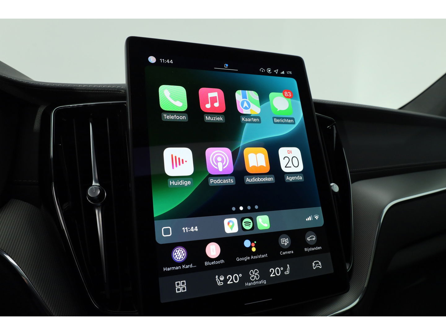 Volvo XC60 T8 Plug-in hybrid Ultra Black Edition | Luchtvering | Pano | HUD | Memory seats | Elek. Trekhaak | 22'' | 360cam | H&K Audio | 4x Stoelverw. |