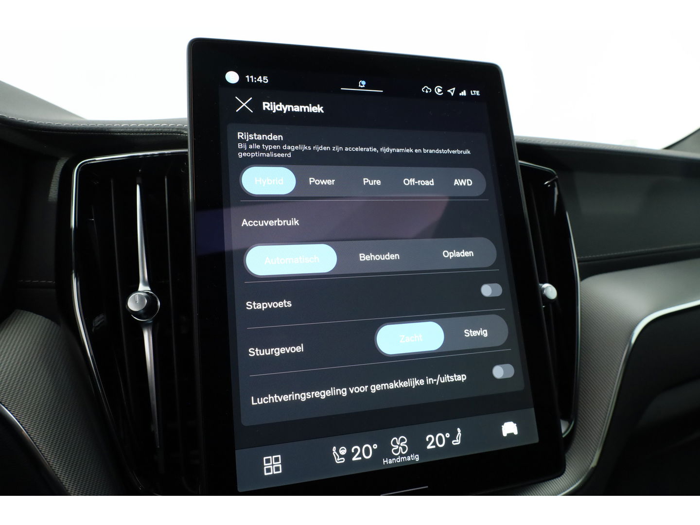 Volvo XC60 T8 Plug-in hybrid Ultra Black Edition | Luchtvering | Pano | HUD | Memory seats | Elek. Trekhaak | 22'' | 360cam | H&K Audio | 4x Stoelverw. |