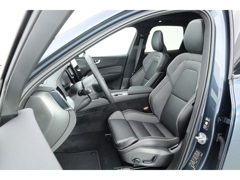 Volvo XC60 T8 Plug-in hybrid Ultra Black Edition | Luchtvering | Pano | HUD | Memory seats | Elek. Trekhaak | 22'' | 360cam | H&K Audio | 4x Stoelverw. |