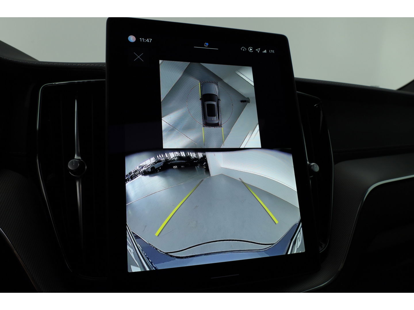 Volvo XC60 T8 Plug-in hybrid Ultra Black Edition | Luchtvering | Pano | HUD | Memory seats | Elek. Trekhaak | 22'' | 360cam | H&K Audio | 4x Stoelverw. |