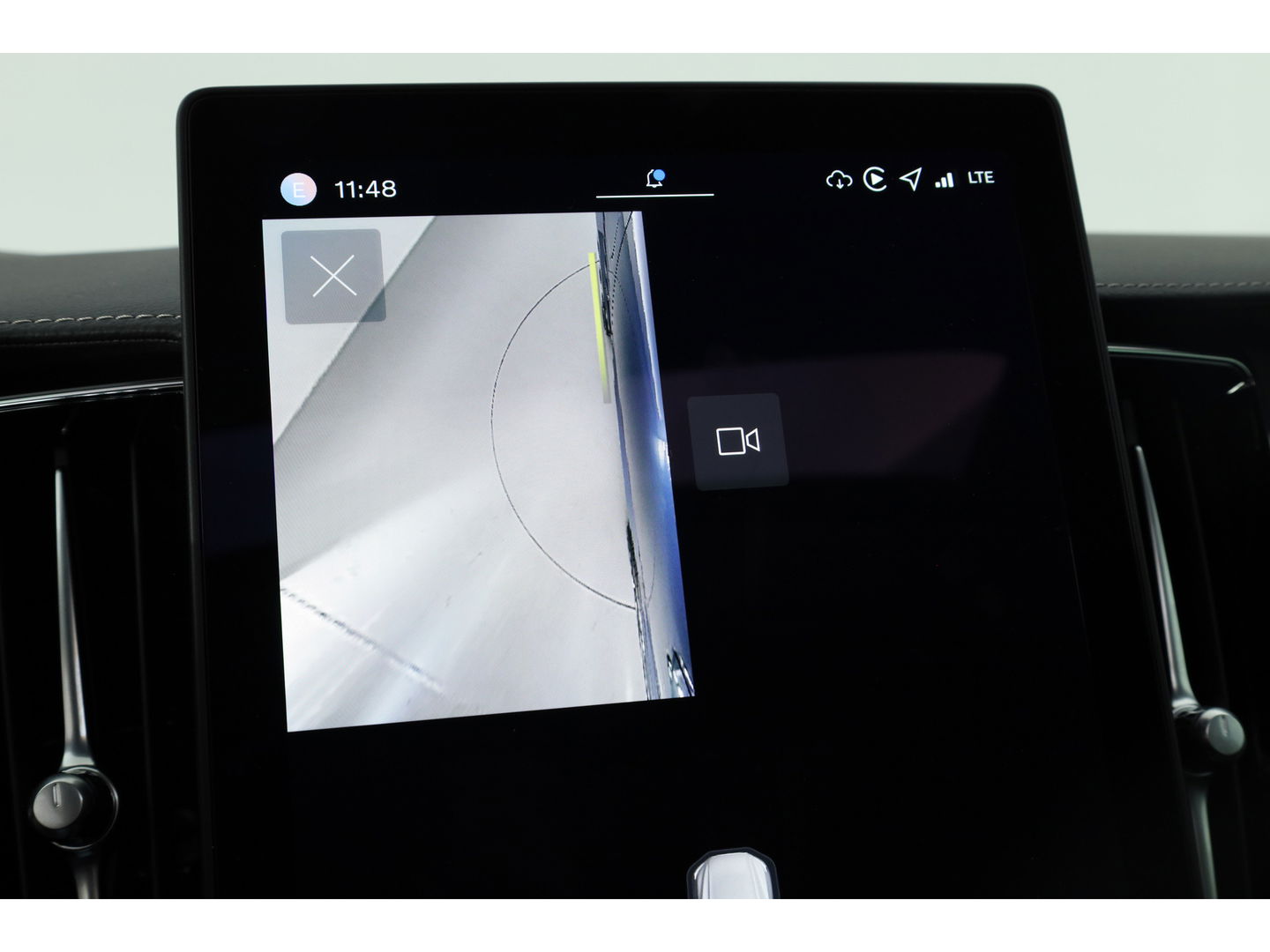 Volvo XC60 T8 Plug-in hybrid Ultra Black Edition | Luchtvering | Pano | HUD | Memory seats | Elek. Trekhaak | 22'' | 360cam | H&K Audio | 4x Stoelverw. |