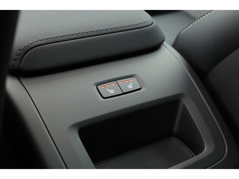 Volvo XC60 T8 Plug-in hybrid Ultra Black Edition | Luchtvering | Pano | HUD | Memory seats | Elek. Trekhaak | 22'' | 360cam | H&K Audio | 4x Stoelverw. |