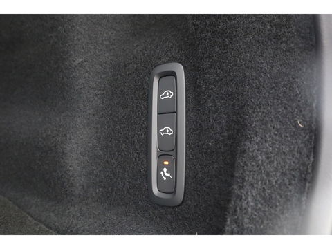 Volvo XC60 T8 Plug-in hybrid Ultra Black Edition | Luchtvering | Pano | HUD | Memory seats | Elek. Trekhaak | 22'' | 360cam | H&K Audio | 4x Stoelverw. |
