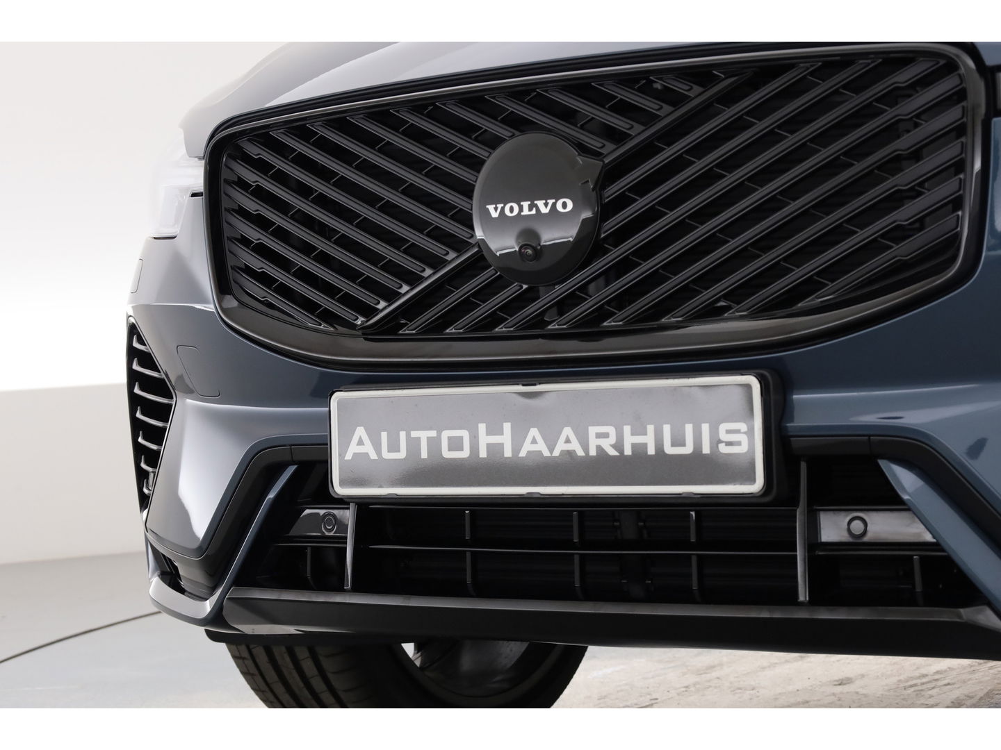 Volvo XC60 T8 Plug-in hybrid Ultra Black Edition | Luchtvering | Pano | HUD | Memory seats | Elek. Trekhaak | 22'' | 360cam | H&K Audio | 4x Stoelverw. |