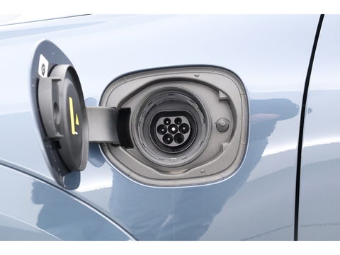 Volvo XC60 T8 Plug-in hybrid Ultra Black Edition | Luchtvering | Pano | HUD | Memory seats | Elek. Trekhaak | 22'' | 360cam | H&K Audio | 4x Stoelverw. |