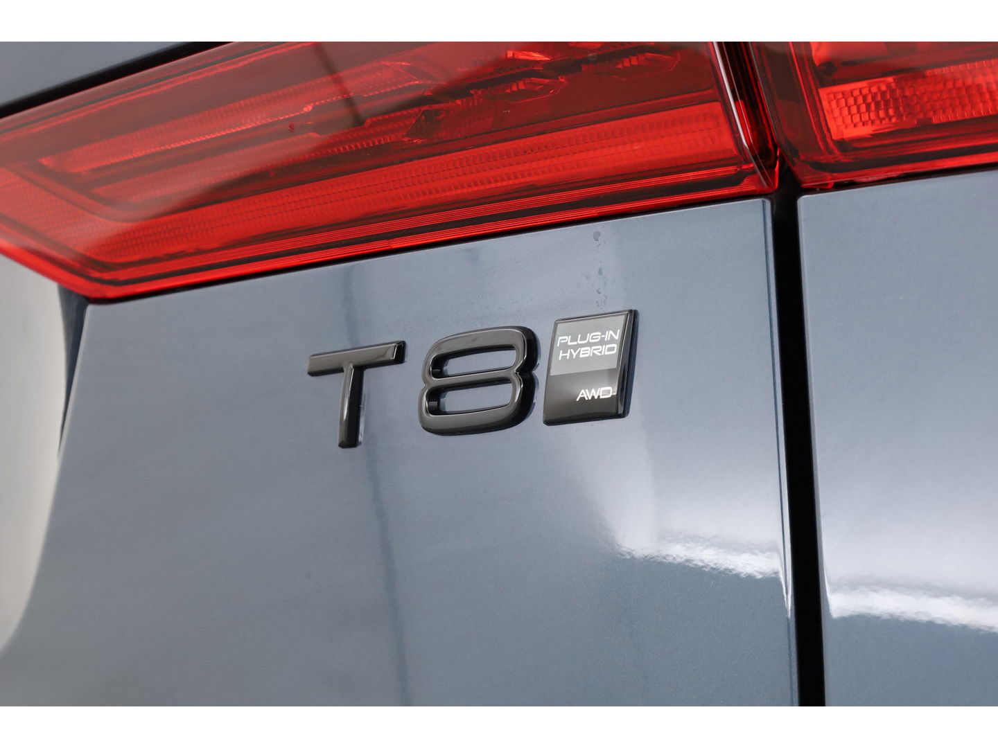 Volvo XC60 T8 Plug-in hybrid Ultra Black Edition | Luchtvering | Pano | HUD | Memory seats | Elek. Trekhaak | 22'' | 360cam | H&K Audio | 4x Stoelverw. |