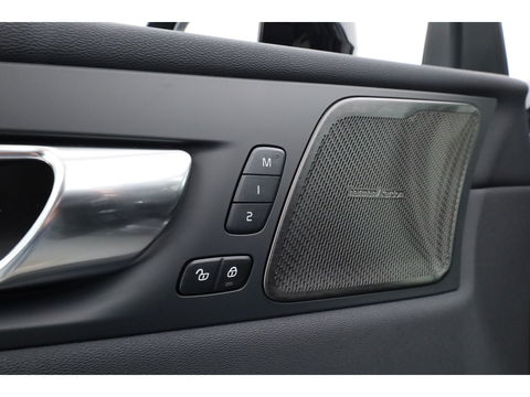 Volvo XC60 T8 Plug-in hybrid Plus Black Edition | Pano | Pilot Assist | 360cam | Stoel-Stuurverw. | Keyless | Harman Kardon | 21''