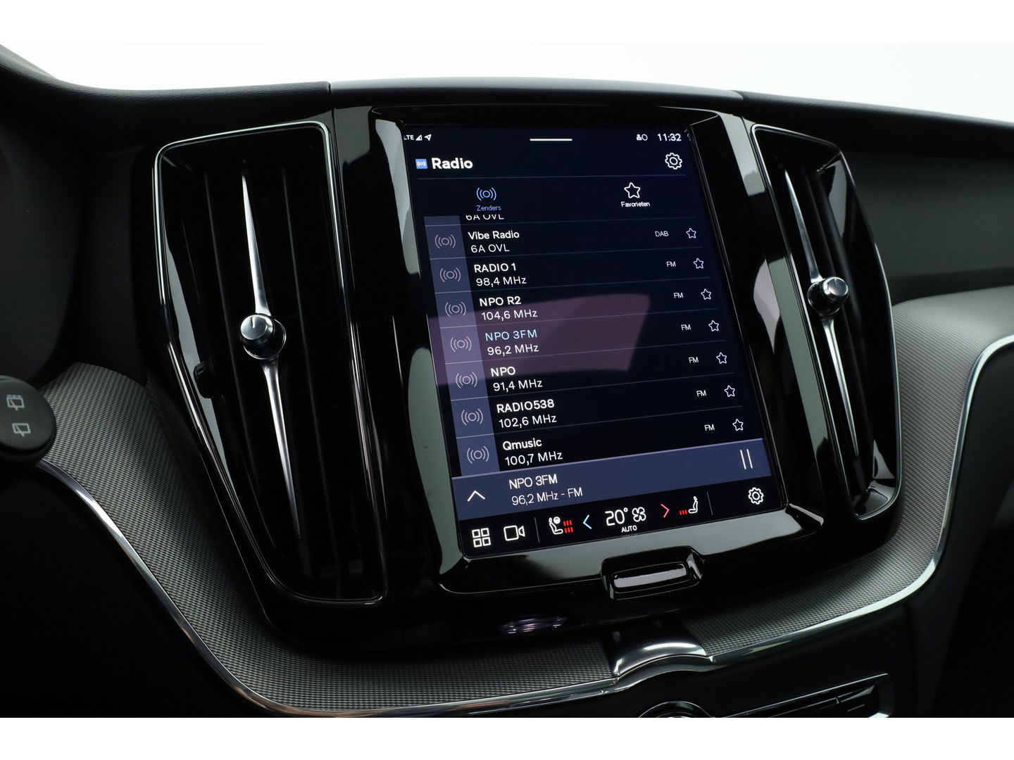 Volvo XC60 T8 Plug-in hybrid Plus Black Edition | Pano | Pilot Assist | 360cam | Stoel-Stuurverw. | Keyless | Harman Kardon | 21''