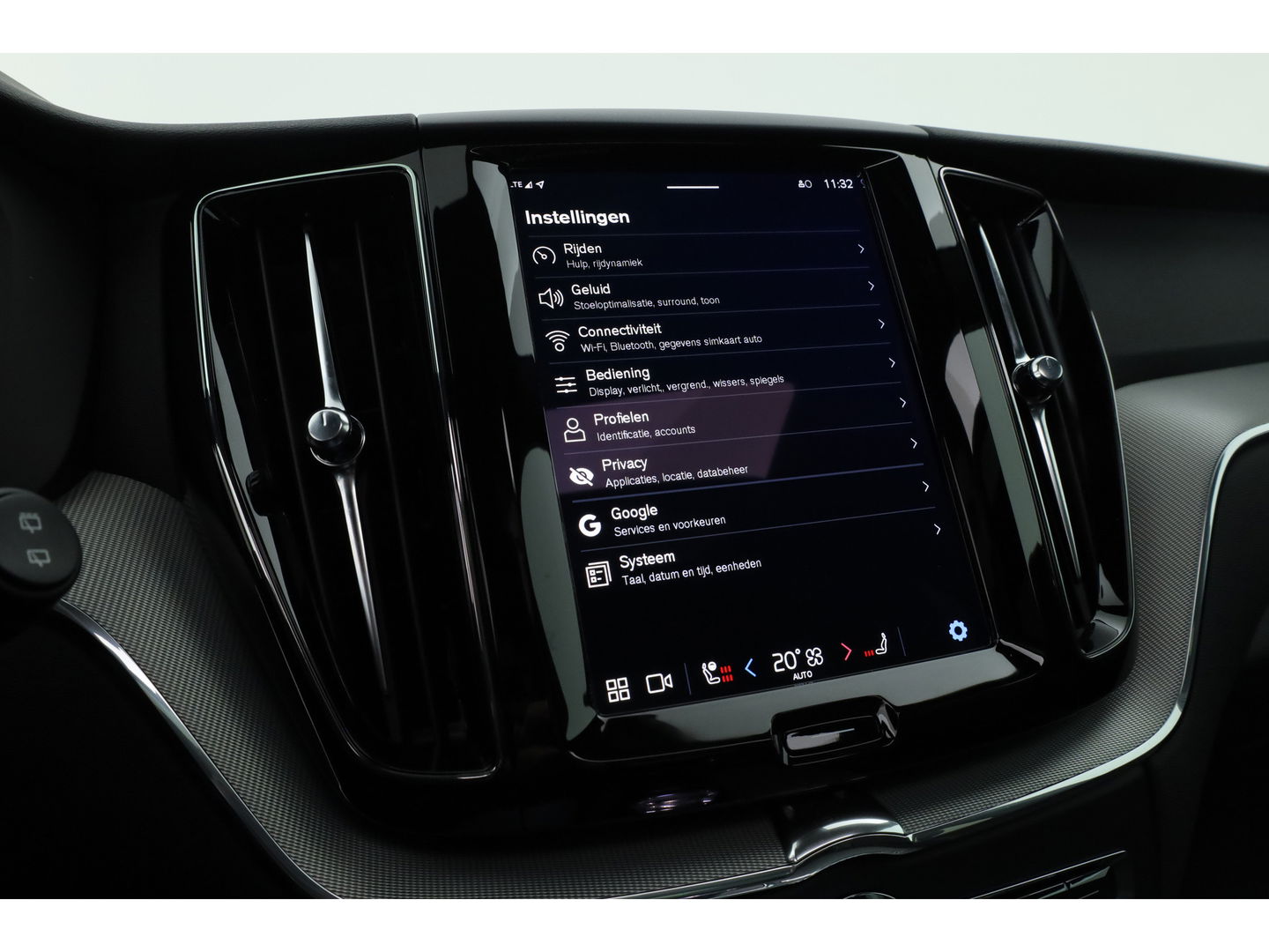 Volvo XC60 T8 Plug-in hybrid Plus Black Edition | Pano | Pilot Assist | 360cam | Stoel-Stuurverw. | Keyless | Harman Kardon | 21''