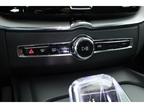 Volvo XC60 T8 Plug-in hybrid Plus Black Edition | Pano | Pilot Assist | 360cam | Stoel-Stuurverw. | Keyless | Harman Kardon | 21''