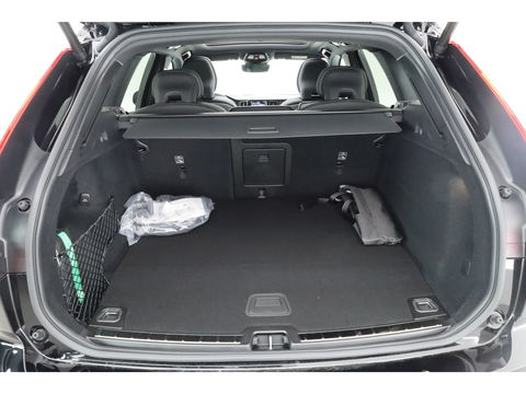 Volvo XC60 T8 Plug-in hybrid Plus Black Edition | Pano | Pilot Assist | 360cam | Stoel-Stuurverw. | Keyless | Harman Kardon | 21''