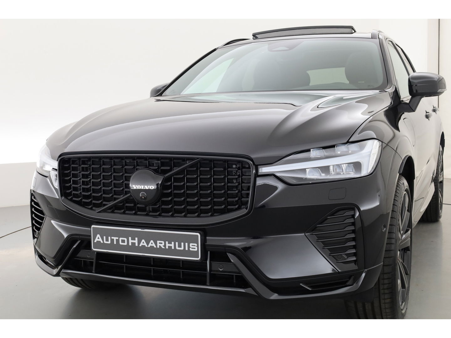 Volvo XC60 T8 Plug-in hybrid Plus Black Edition | Pano | Pilot Assist | 360cam | Stoel-Stuurverw. | Keyless | Harman Kardon | 21''