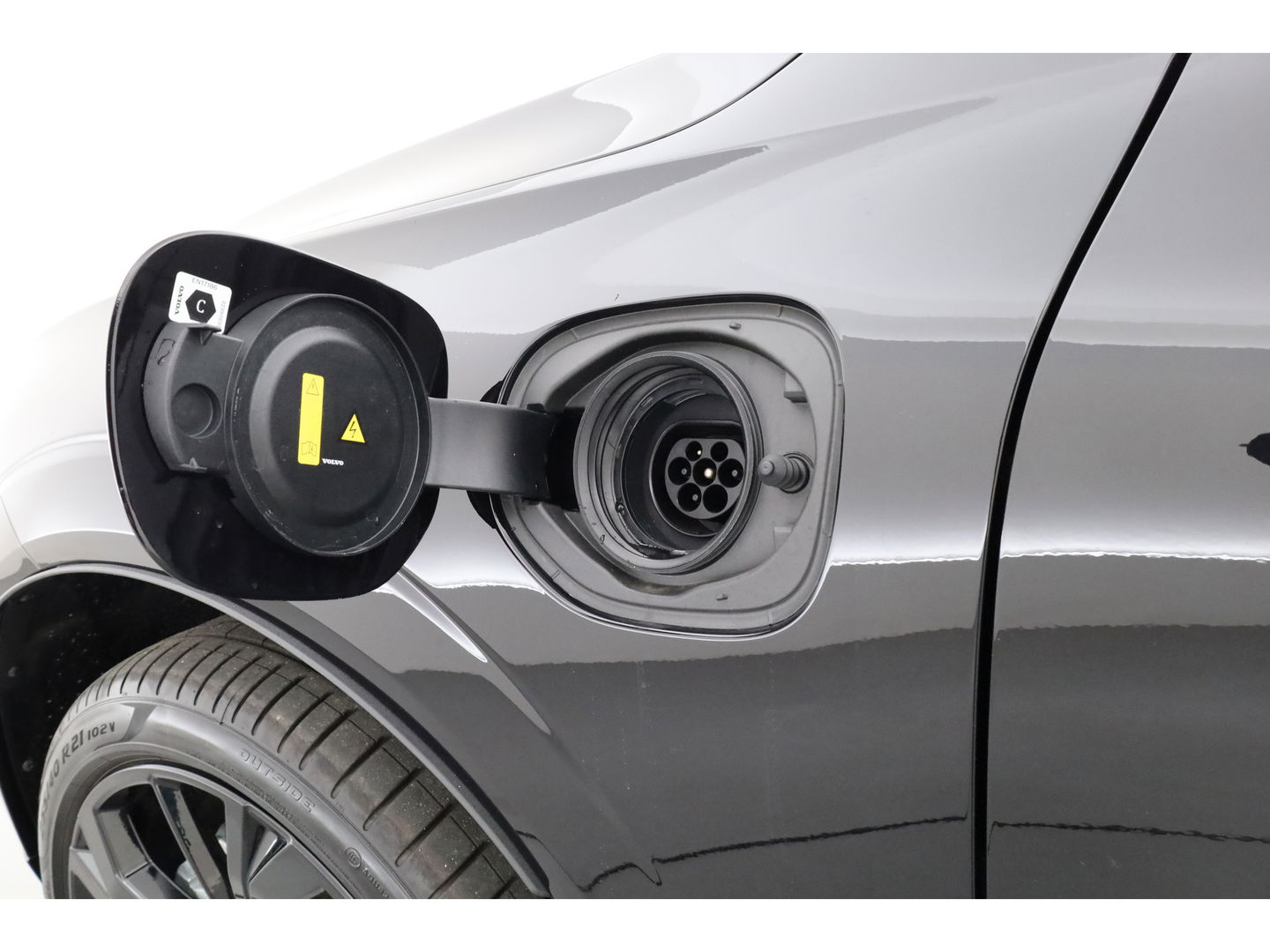 Volvo XC60 T8 Plug-in hybrid Plus Black Edition | Pano | Pilot Assist | 360cam | Stoel-Stuurverw. | Keyless | Harman Kardon | 21''