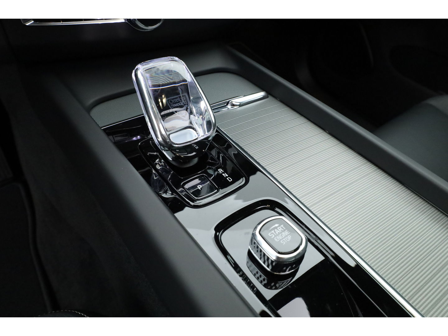 Volvo XC60 T8 Plug-in hybrid Plus Black Edition | Pano | Pilot Assist | 360cam | Stoel-Stuurverw. | Keyless | Harman Kardon | 21''