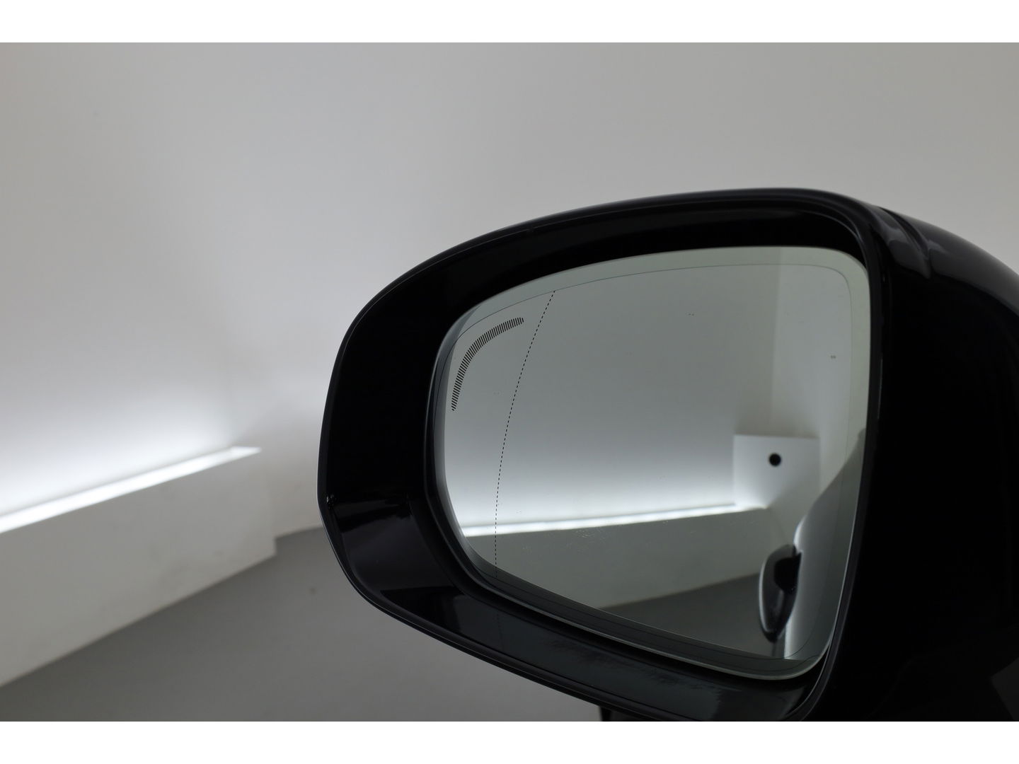 Volvo XC60 T8 Plug-in hybrid Plus Black Edition | Pano | Pilot Assist | 360cam | Stoel-Stuurverw. | Keyless | Harman Kardon | 21''