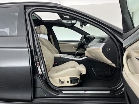 BMW 5 Serie Touring 520d M-Sportpack High Executive Aut. *PANO | LEATHER | XENON | HEATED-SPORTSEATS | HIFI-SOUND | NAVI-FULLMAP | PRIVACYGLASS | SHIFTPADDLES | HEAD-UP | 18''ALU*