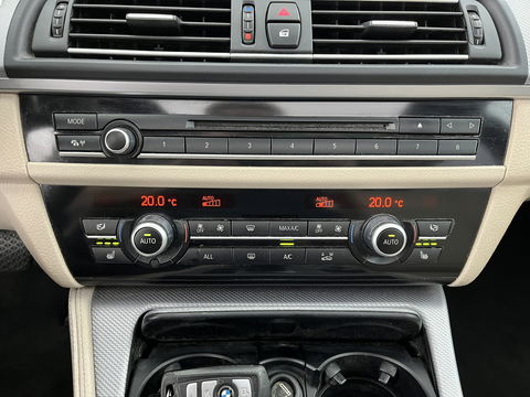 BMW 5 Serie Touring 520d M-Sportpack High Executive Aut. *PANO | LEATHER | XENON | HEATED-SPORTSEATS | HIFI-SOUND | NAVI-FULLMAP | PRIVACYGLASS | SHIFTPADDLES | HEAD-UP | 18''ALU*