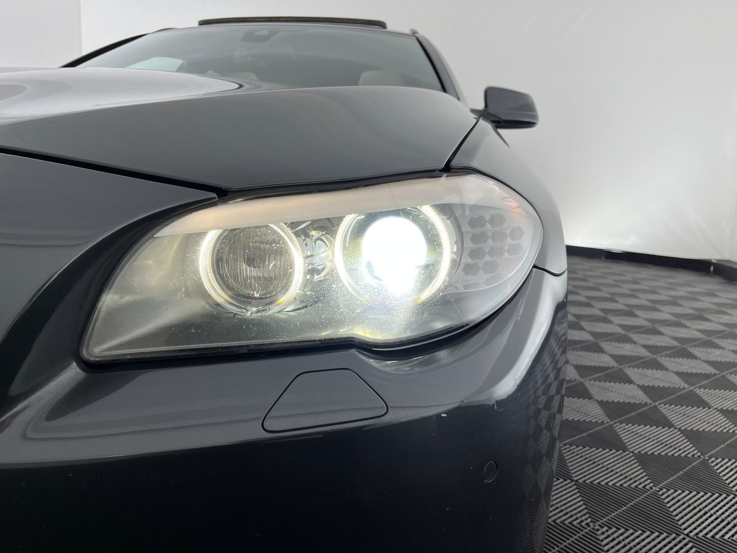 BMW 5 Serie Touring 520d M-Sportpack High Executive Aut. *PANO | LEATHER | XENON | HEATED-SPORTSEATS | HIFI-SOUND | NAVI-FULLMAP | PRIVACYGLASS | SHIFTPADDLES | HEAD-UP | 18''ALU*