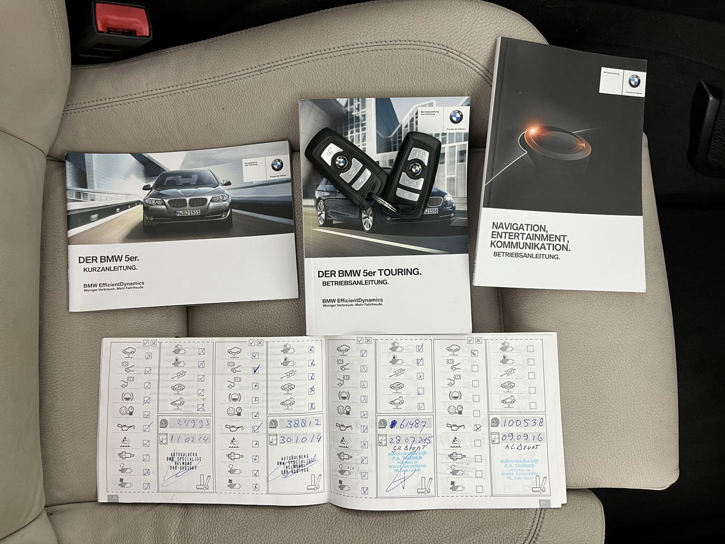 BMW 5 Serie Touring 520d M-Sportpack High Executive Aut. *PANO | LEATHER | XENON | HEATED-SPORTSEATS | HIFI-SOUND | NAVI-FULLMAP | PRIVACYGLASS | SHIFTPADDLES | HEAD-UP | 18''ALU*