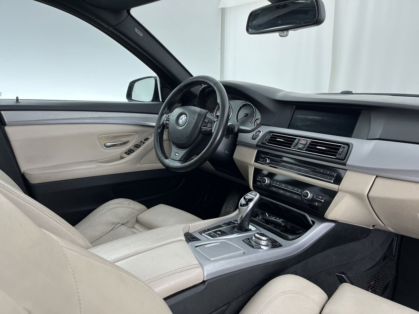 BMW 5 Serie Touring 520d M-Sportpack High Executive Aut. *PANO | LEATHER | XENON | HEATED-SPORTSEATS | HIFI-SOUND | NAVI-FULLMAP | PRIVACYGLASS | SHIFTPADDLES | HEAD-UP | 18''ALU*