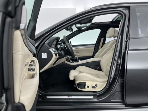 BMW 5 Serie Touring 520d M-Sportpack High Executive Aut. *PANO | LEATHER | XENON | HEATED-SPORTSEATS | HIFI-SOUND | NAVI-FULLMAP | PRIVACYGLASS | SHIFTPADDLES | HEAD-UP | 18''ALU*