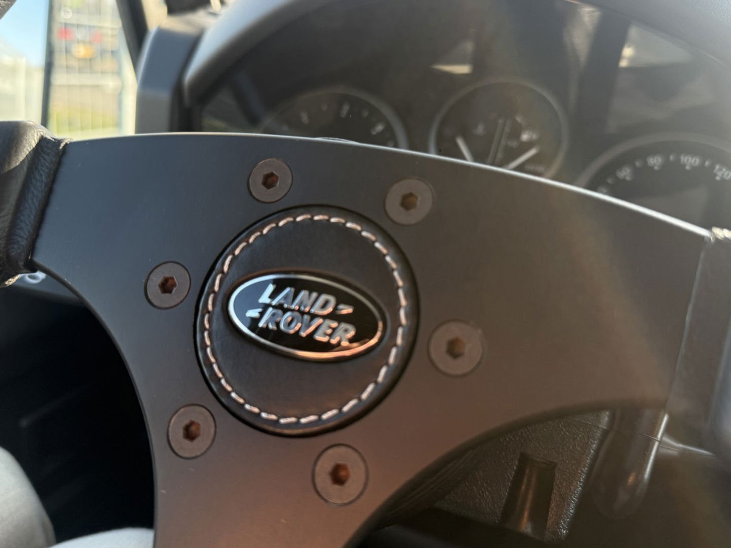 Land Rover Defender 2.4 TD4 HT 90" SE / Recaro / grijs kenteken / LED / *NAP*